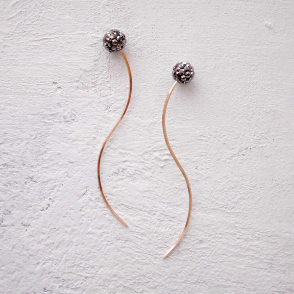 Linestone Wire Earrings Black