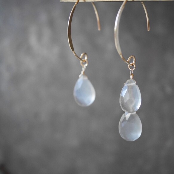 Ceylon Gray Moonstone Line Earrings