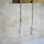 Gray freshwater pearl swaying earrings